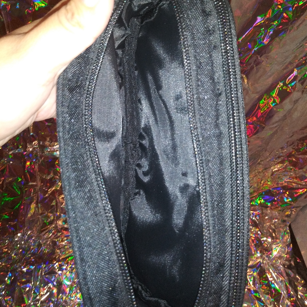 Demon Slayer Makeup Bag - Picture 10 of 13